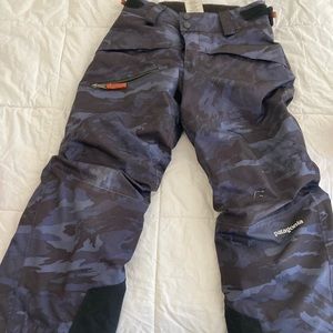 Boys Patagonia snow pants xs 5-6